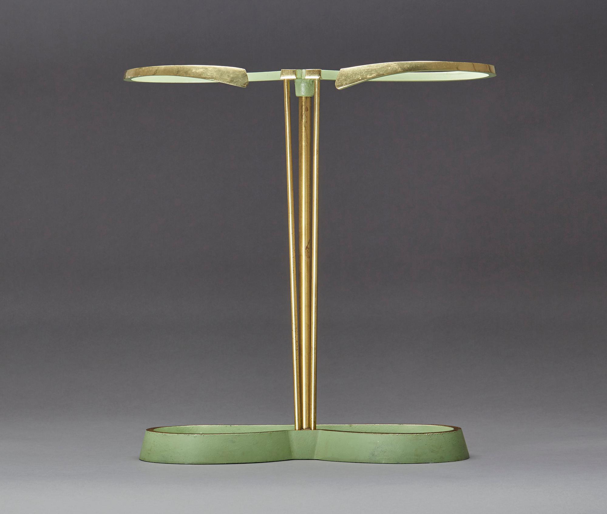 PARAPLYSTÄLL, Gesch, 1900-tal.