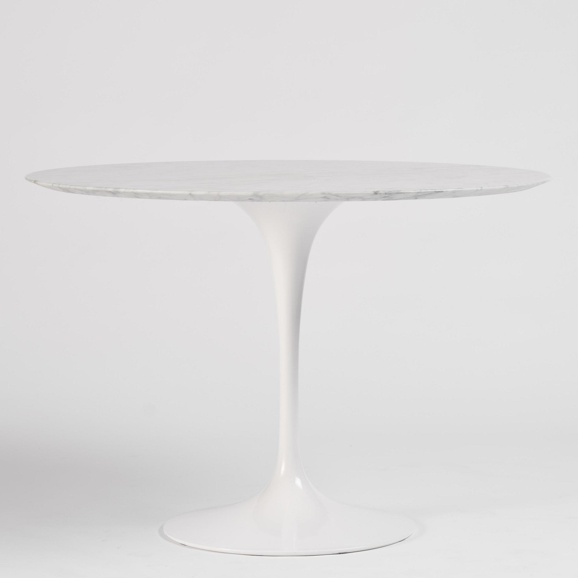 Eero Saarinen, a “Tulip” dining table, Knoll.