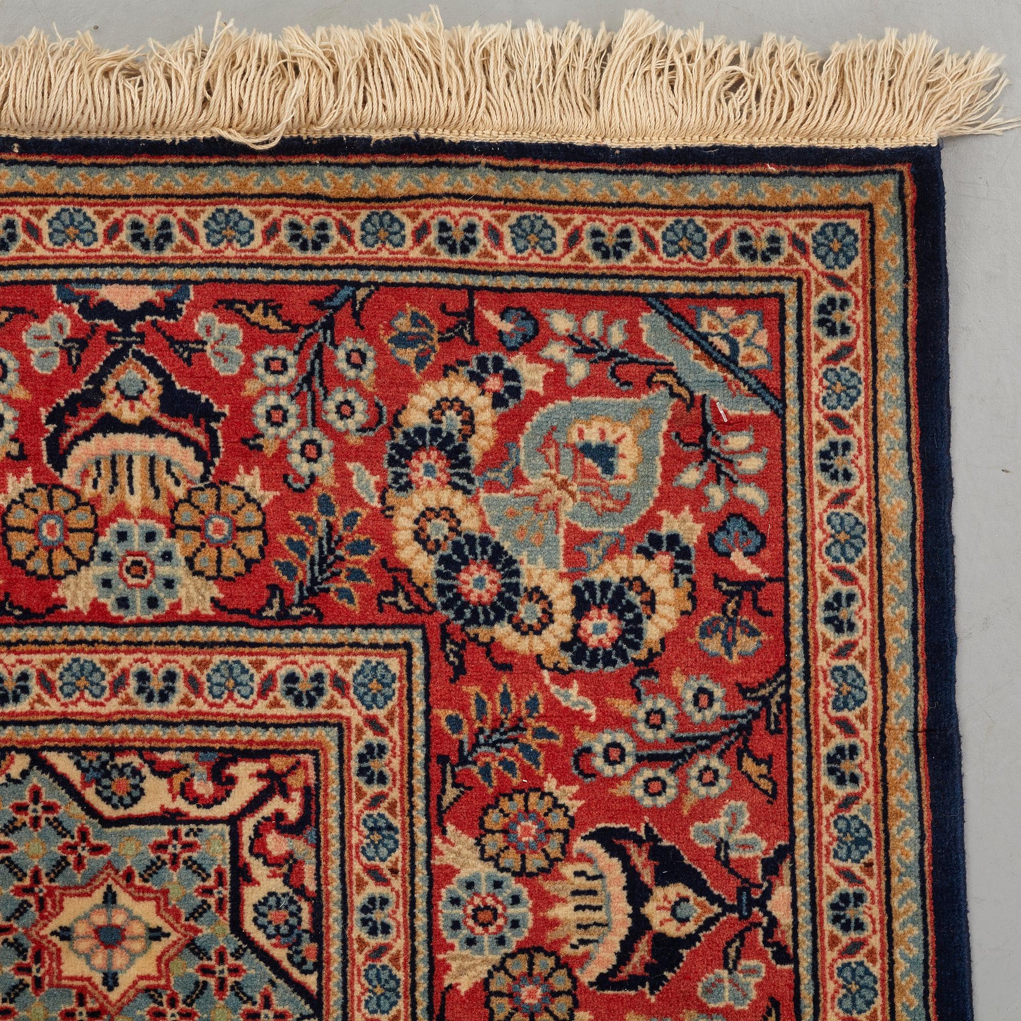 A rug, semi-antique, Kashan, ca 206,5 x 134,5 cm.