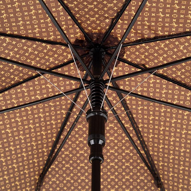Louis Vuitton, umbrella.