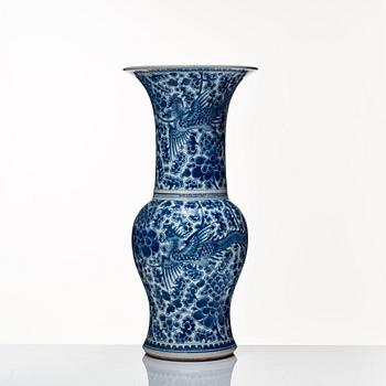 A blue and white vase, Qing dynasty, 18th Century.
