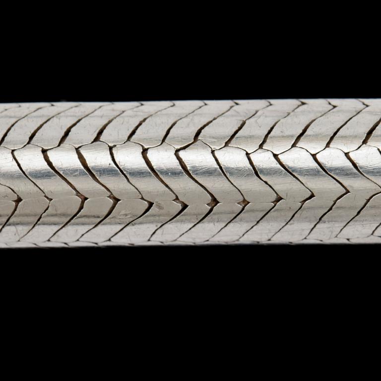 COLLIER, ormlänk, silver, 1900-tal. Vikt ca 336 g.