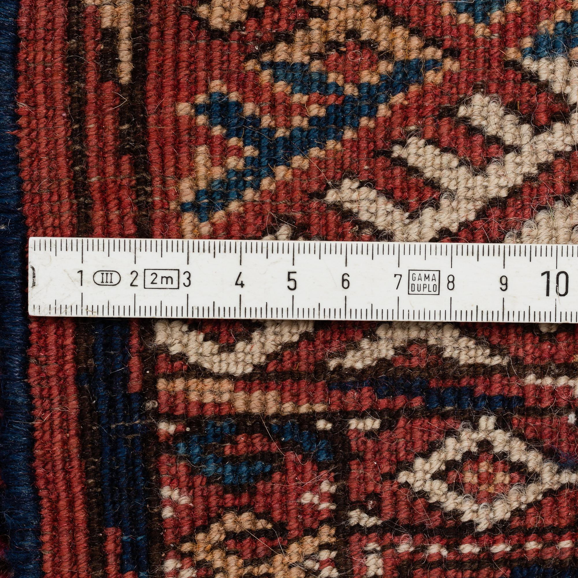A CARPET, semi-antique Tekke Turkmen, ca 346 x 219 cm.