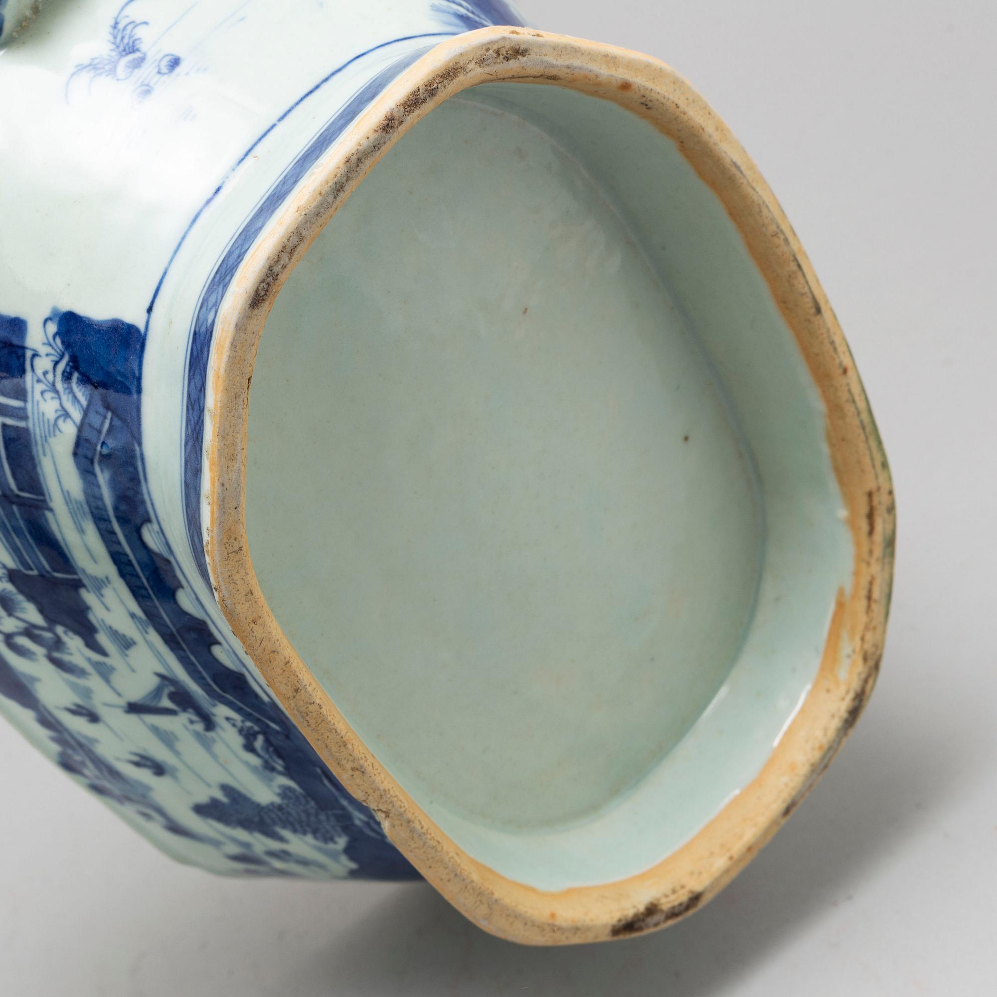 A blue and white part dinner service, Qing dynasty, 19th Century.