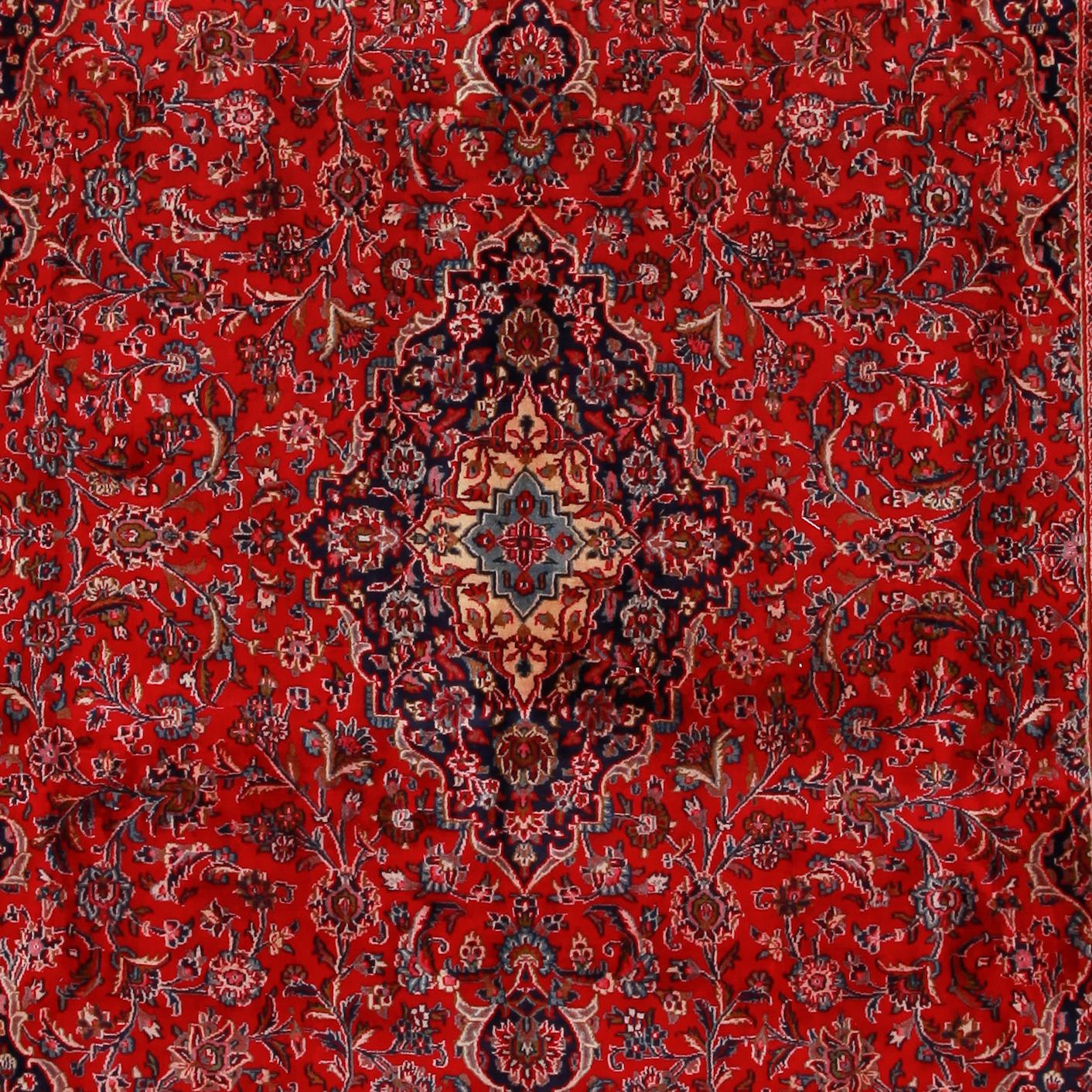 MATTA, Meshed, ca 390 x 290 cm.