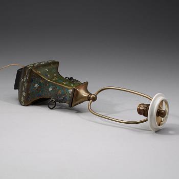 VAS, cloisonné. Qingdynastin, sent 1700-tal.