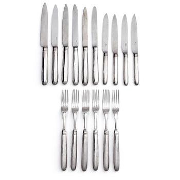 324. Swedish 18th century silver cutleries, 16 pieces, marks of Carl Gideon Renander, Stockholm 1782 and 1787.