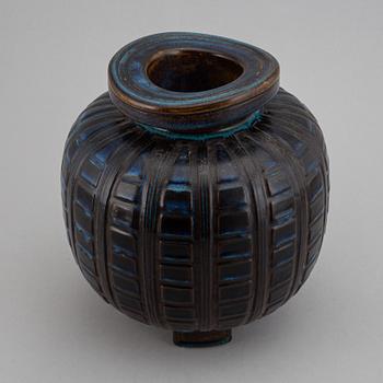 Wilhelm Kåge, a "Farsta" stoneware jar, Gustavsberg studio, Sweden 1952.