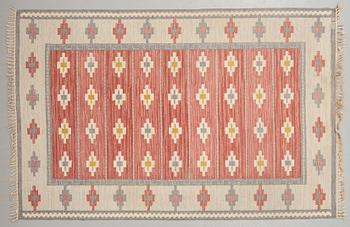 MATTA. Rölakan, monogramignerad AGS (Anna Greta Sjöquist), ca 300 x 197 cm.