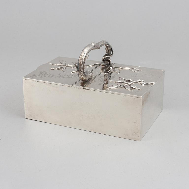 A Russian early 20th century parcel-gilt silver box, mark of Fyedor Lorie, Moscow 1899-1908.