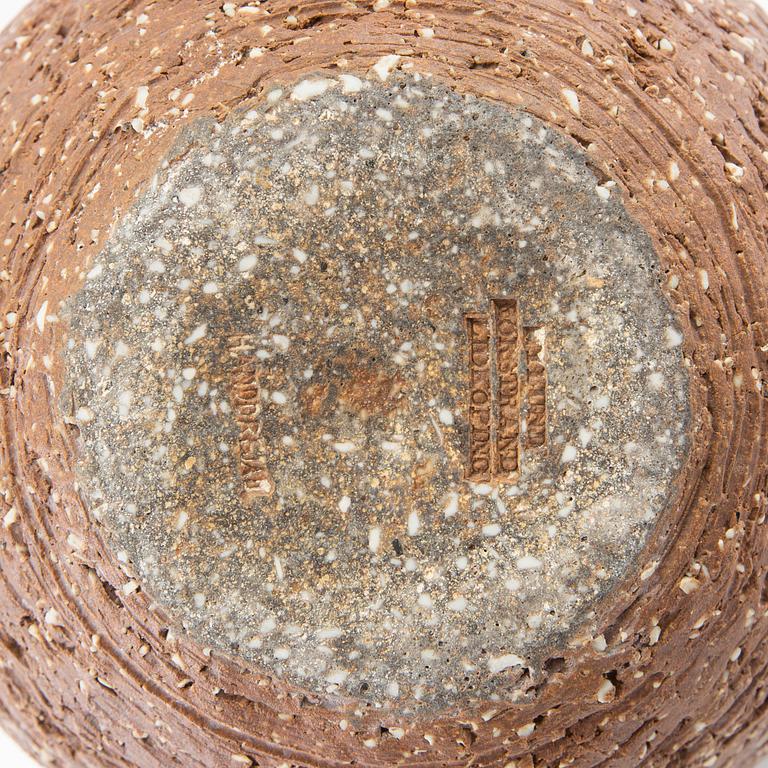 Gunnar Nylund, vas signerad Rörstrand/Lidköping chamotte.