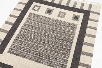 Margareta Åkerberg, rya tapestry, signed MÅ, approx. 202 x 140 cm.