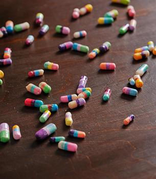 Nathalie Djurberg & Hans Berg, "A Thief Caught in the Act (Flock of Birds)".