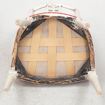 Karmstolar, ett par, gustavianska, omkring år 1800.