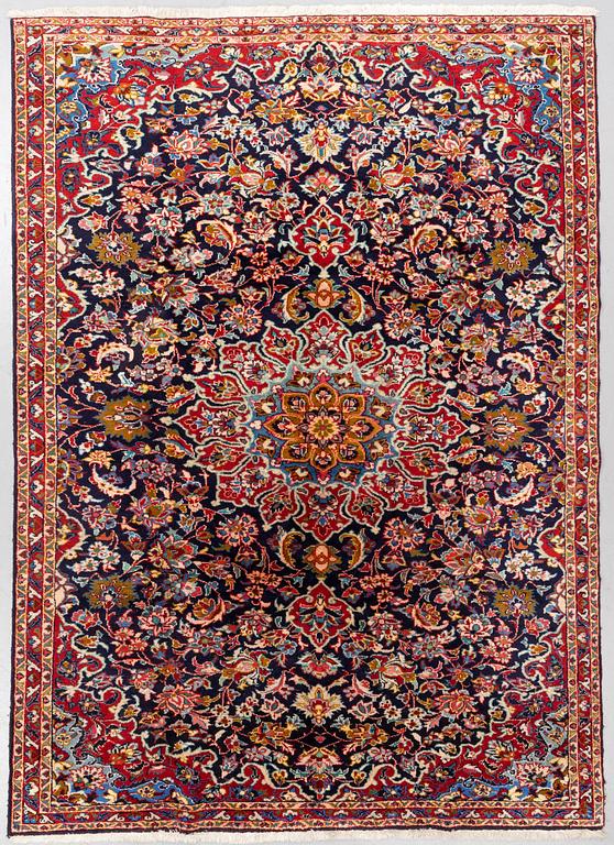 Carpet, western persia, ca 307 x 220 cm.