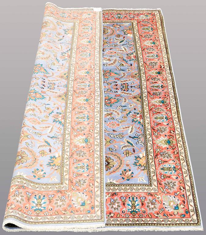 A CARPET, Silke Kashmir, ca 191 x 124 cm.