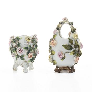 Table decorations, 2 pcs, porcelain, probably Sitzendorf, Germany, 1887–1900.