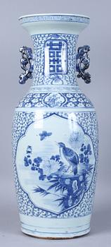 GOLVURNA, porslin, Kina, 1800-tal.