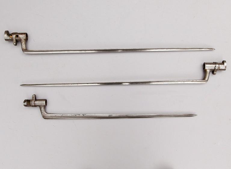 BAJONETTER, 3 st, stål, 1800-/1900-tal.