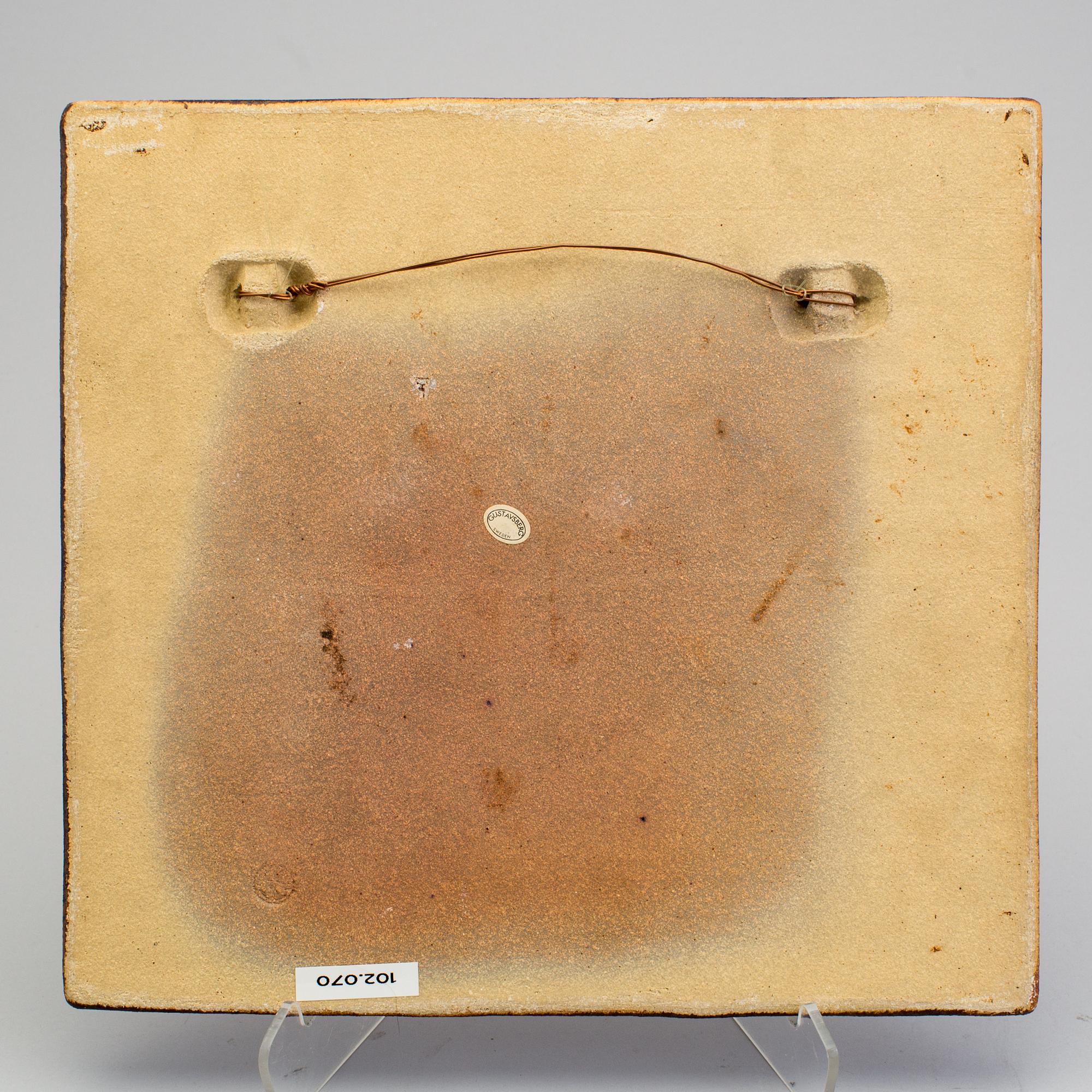 STIG LINDBERG, a stoneware wall plaque, Gustavsberg 1960/70s.