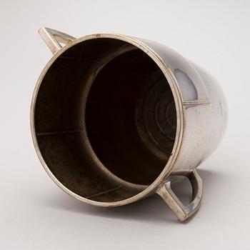 A silver plated champagne bucket from WMF, Germany, 1910-1918.