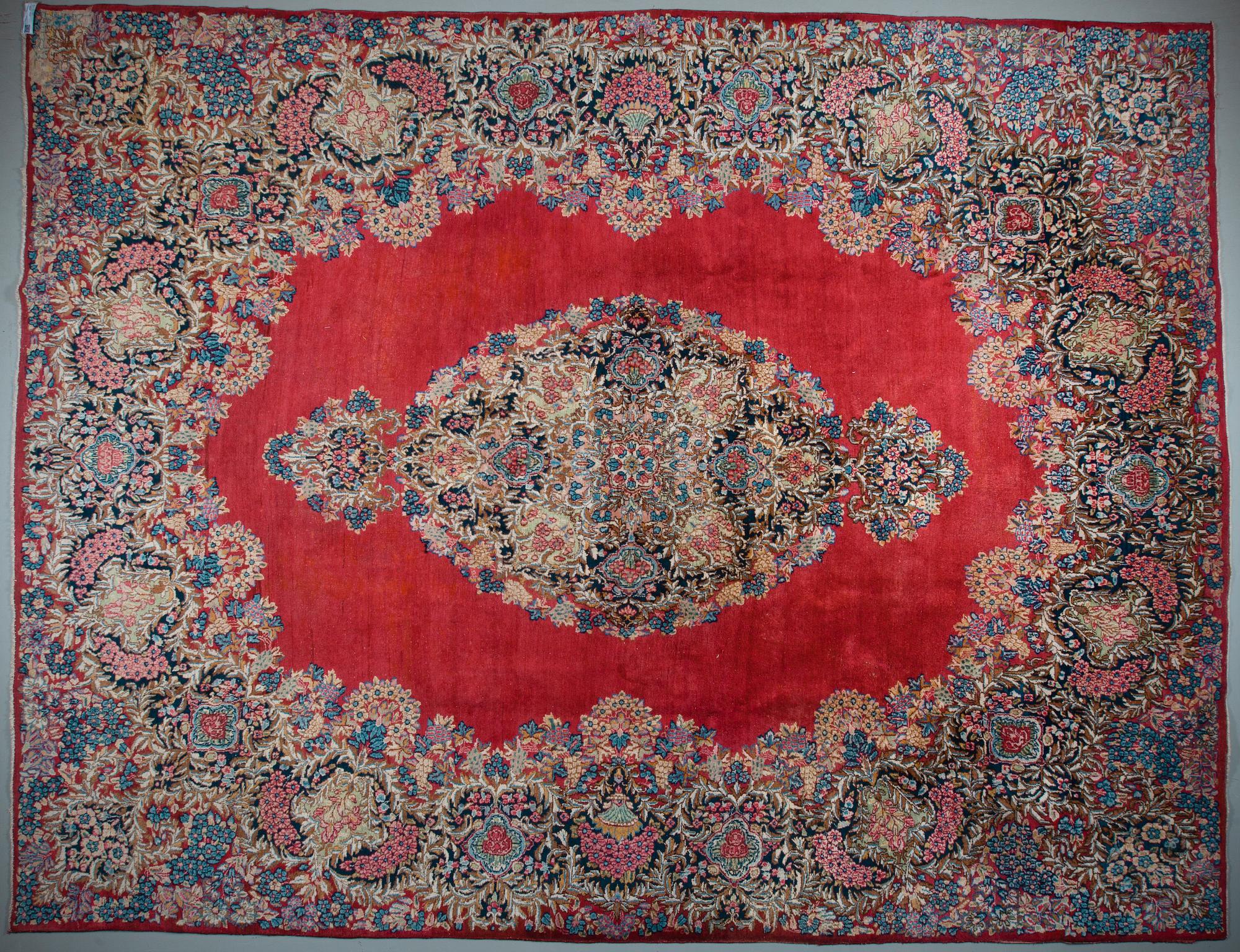 MATTO, Kirman. SemiantiikkinenNoin 345x266 cm.