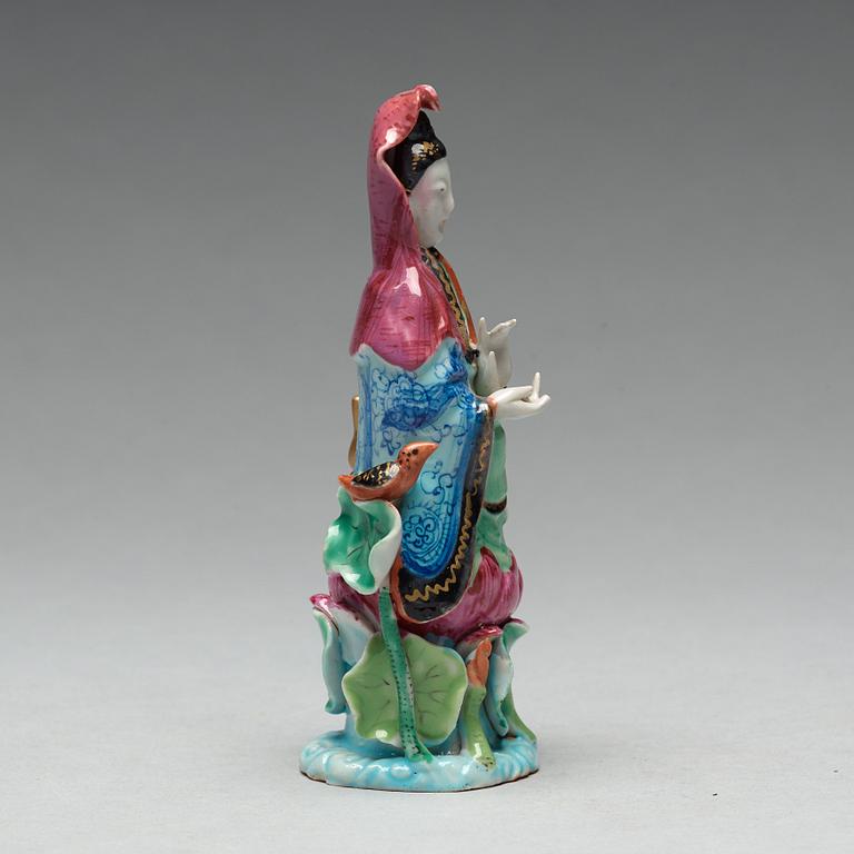 A famille rose figure of Guanyin, Qing dynasty, 19th century.