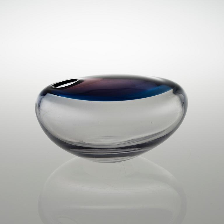 TIMO SARPANEVA, KONSTGLAS. Sovande Fågel. Sign. T. Sarpaneva - Iittala -62 24/77.