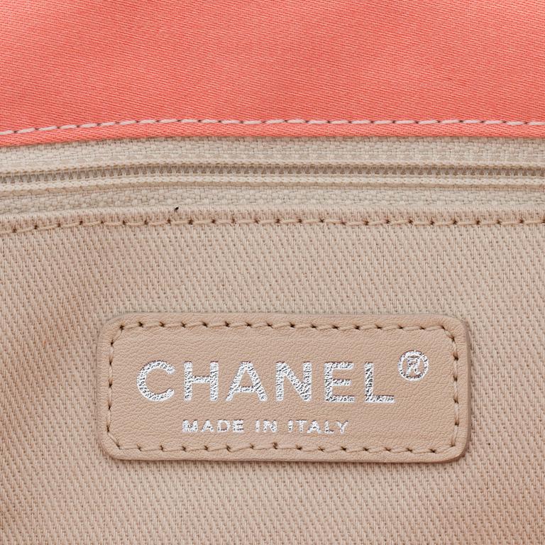 CHANEL, a pink quilted silk shoulder bag, "Flap bag".