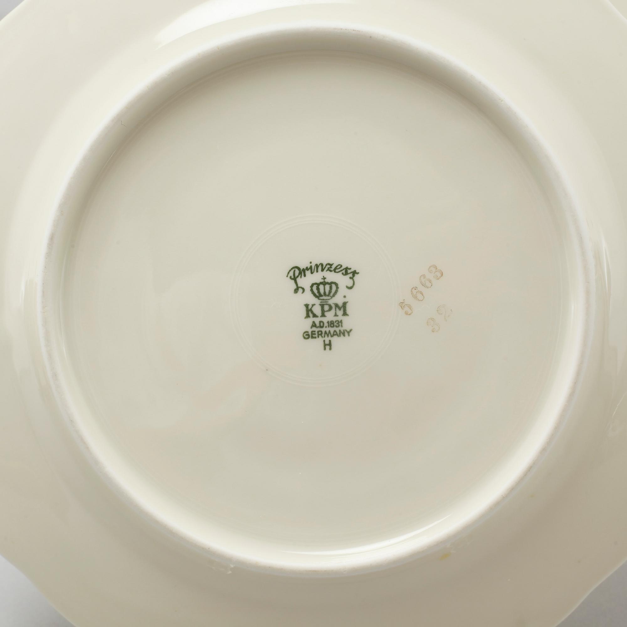 A table cloth and a porcelain tableware set of 62 pcs, "Prinzess" by KPM, Germany, around mid 20th century.