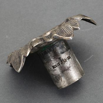 LJUSSTAKAR, ett par, silver, nyrokoko. Gustaf Möllenborg-Féron, Stockholm, 1855. Vikt ca 577 gram.