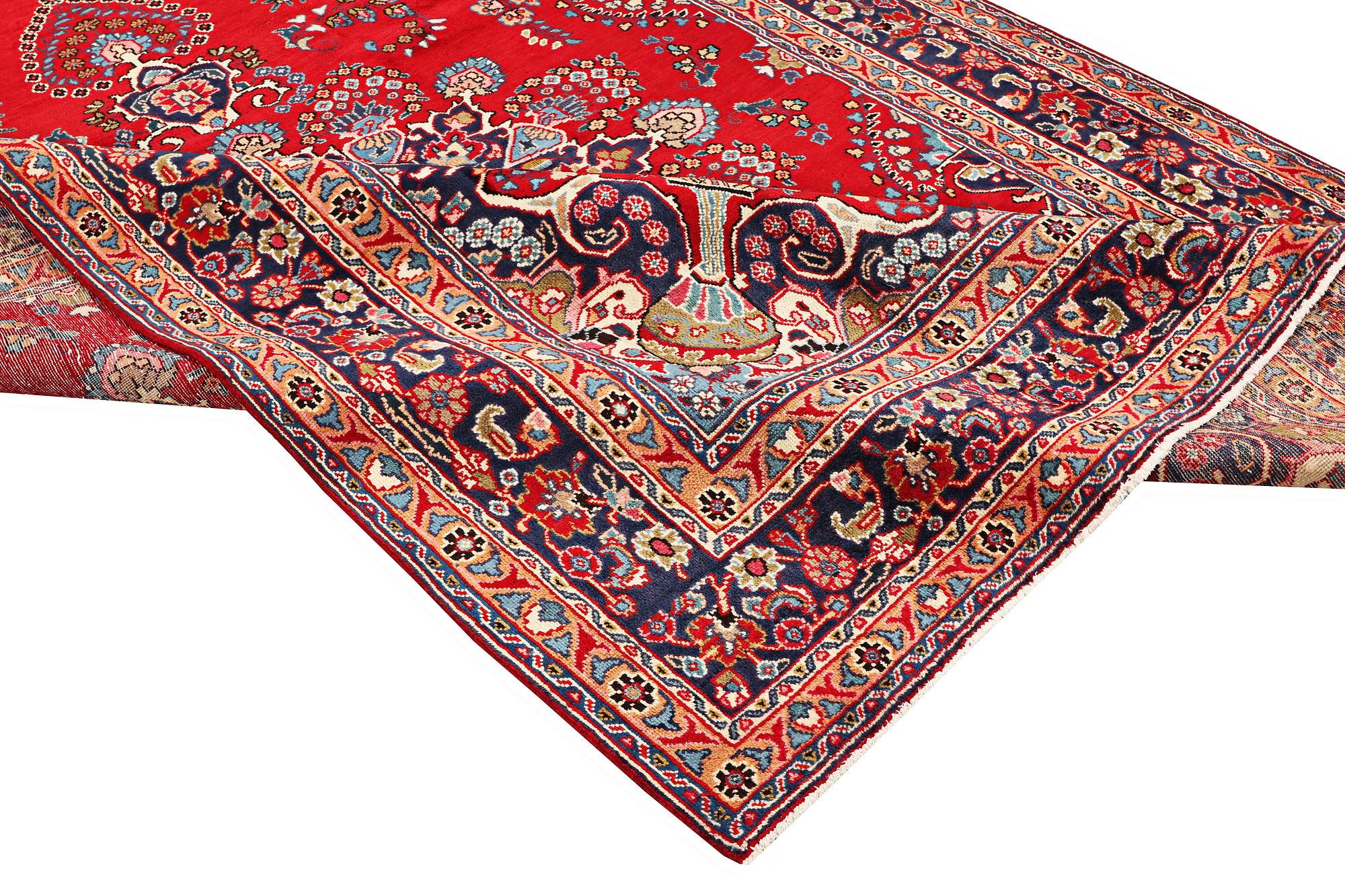 A carpet, Tabriz, ca. 338 x 243 cm.