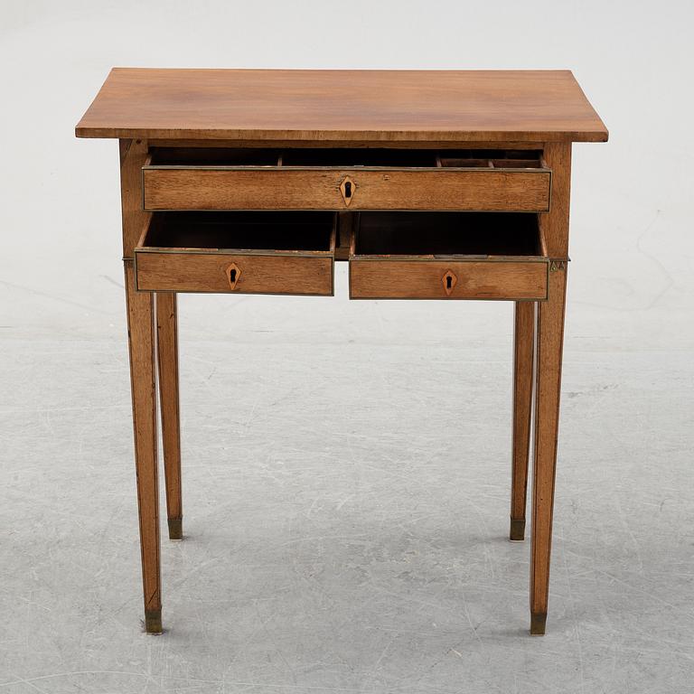 A Gustavian mahogany veneered seewing table, early 19th Century.