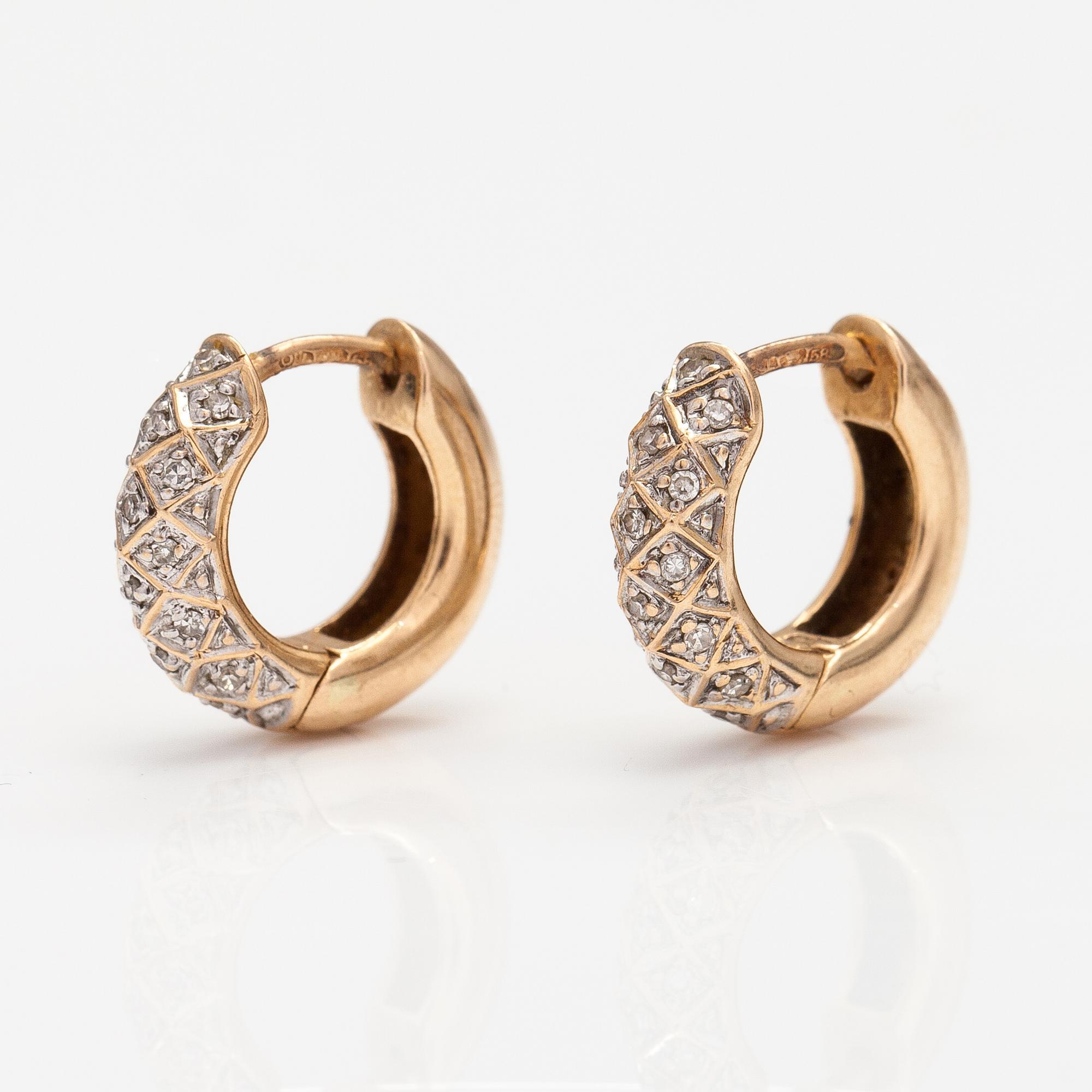 KORVAKORUPARI, 14K kultaa, timantteja n. 0.08 ct yht.