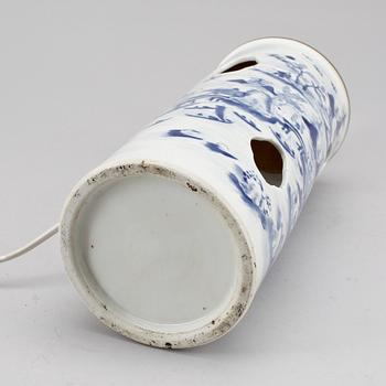 LYKTA/HATSTAND, porslin, Kina, sen Qing, 1900-tal.