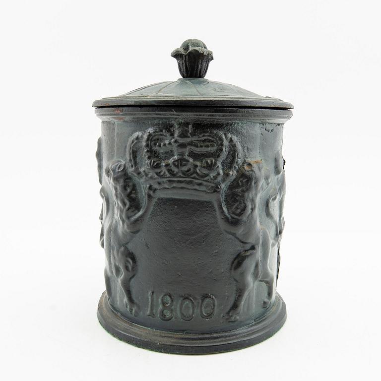 Tobaksburk, gjutjärn, tidigt 1900-tal.
