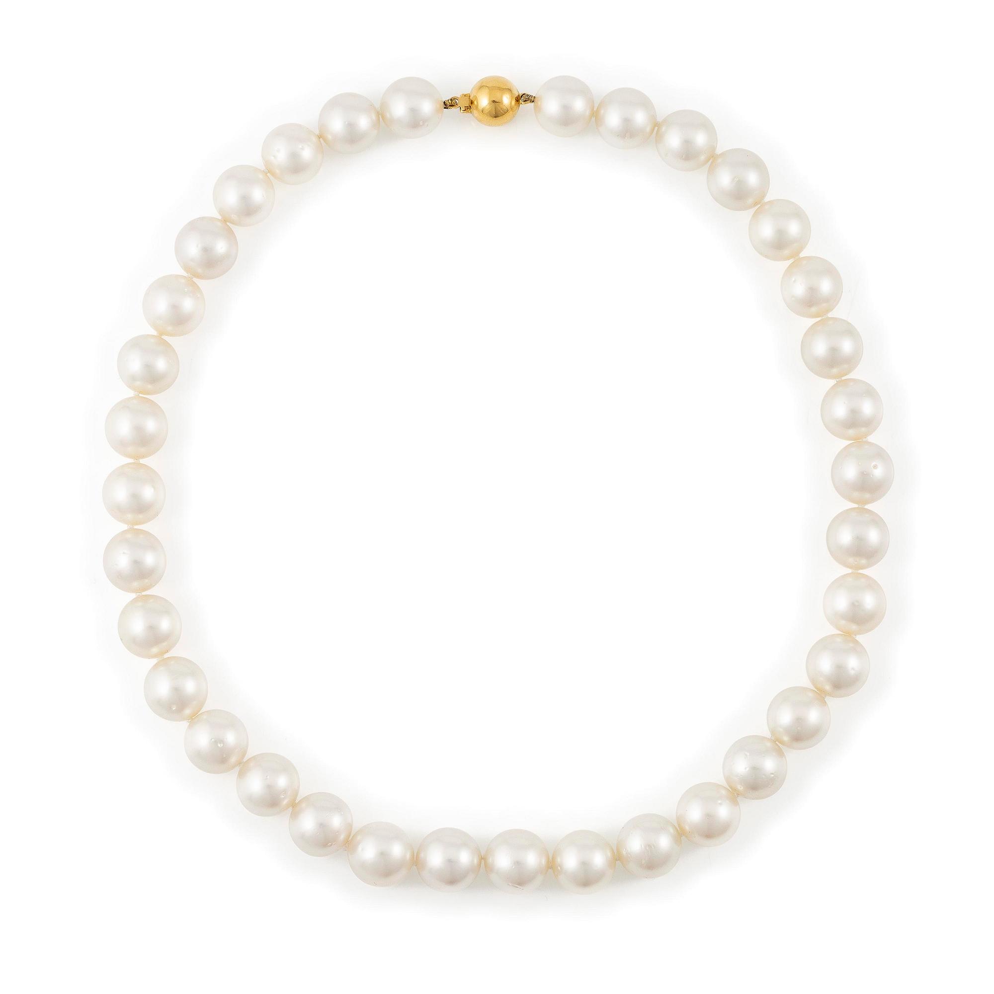 Collier odlade Söderhavspärlor lås 18K guld.
