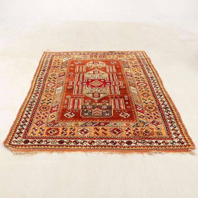Bergama rug, mid/late 19th century, approximately 223x166 cm.