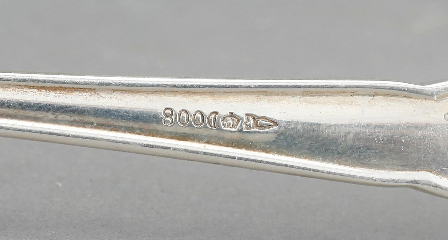 FISKBESTICK, 24 delar, silver, Tyskland, 1900-talets första hälft. Vikt ca 1154 gram.
