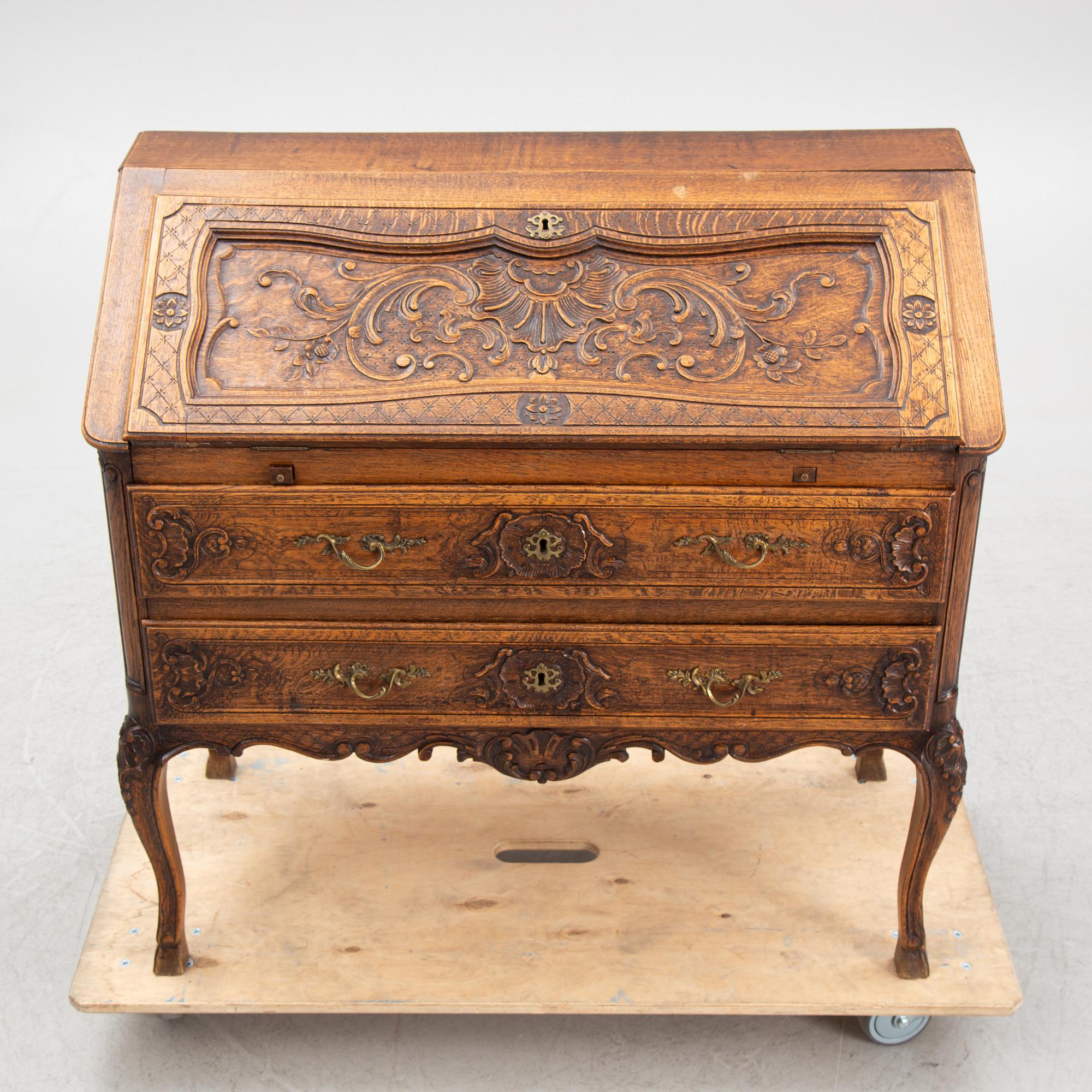 Sekretär, rokokostil, 1900-talets början.