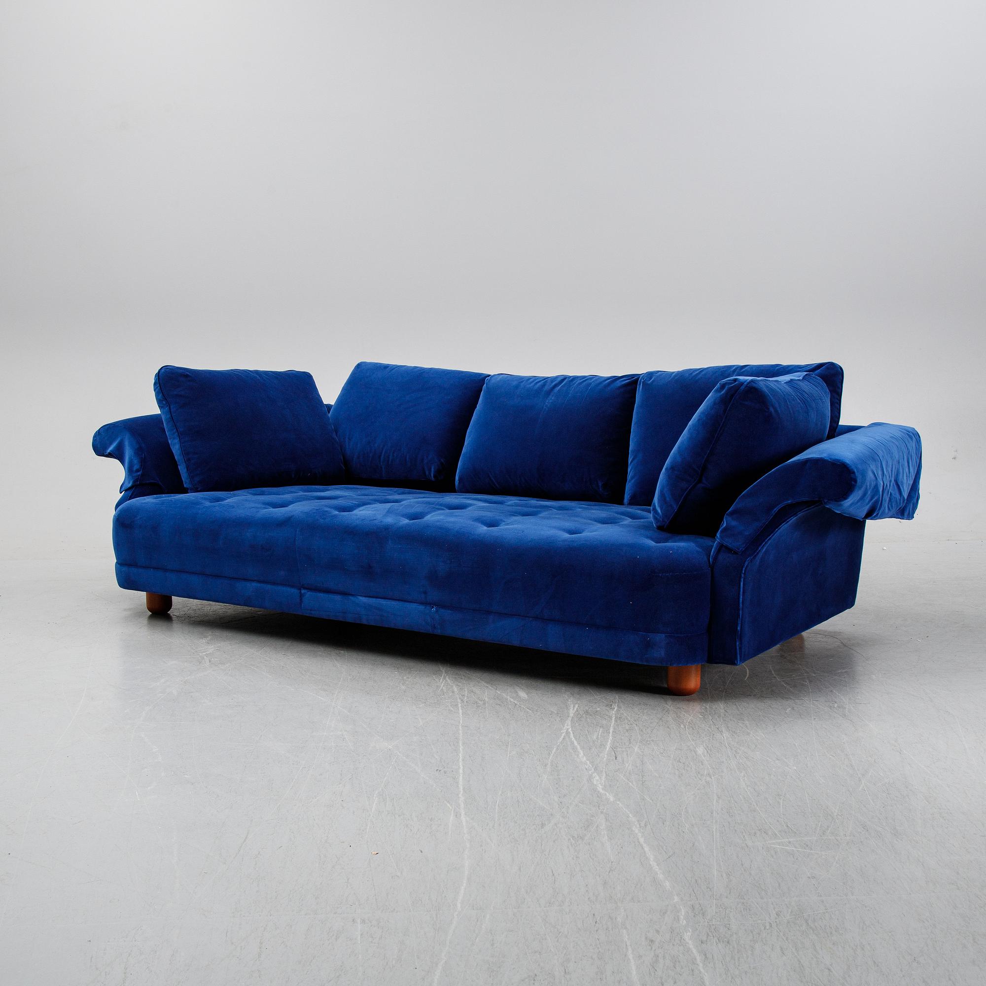 Josef Frank, a 'Liljevalchs' sofa, Svenskt Tenn, Sweden, recent production.