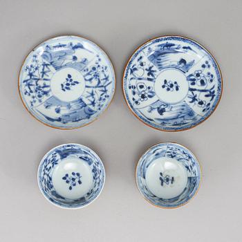 A pair of blue and white cups, Qing dynasty, 18th Century.