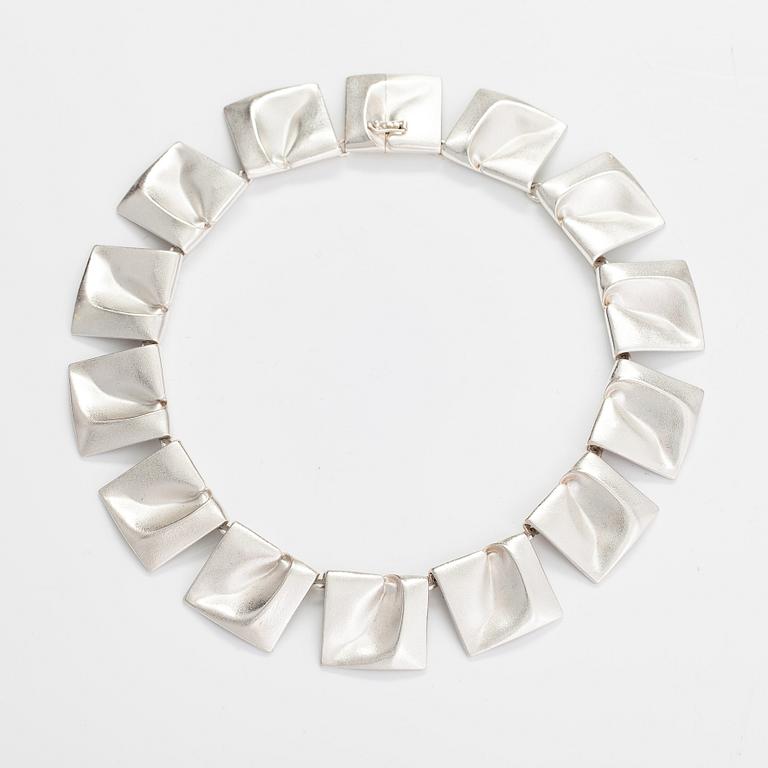 Björn Weckström, A sterling silver necklace "Planetoid valleys". Lapponia 2003.