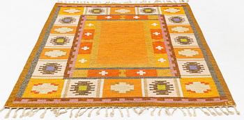 Ingegerd Silow, a flat weave carpet, signed IS, 164 x 232 cm.