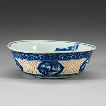 A blue and white Transitional 'Ling Ling' bowl, 17th Century.