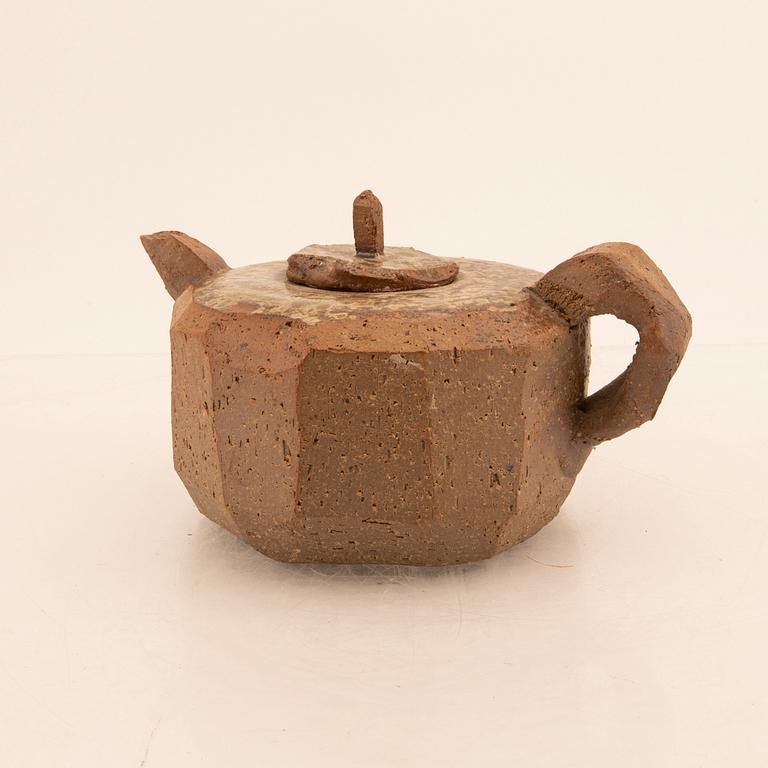 Gösta Grähs, a signed stoneware tea pot own workshop.