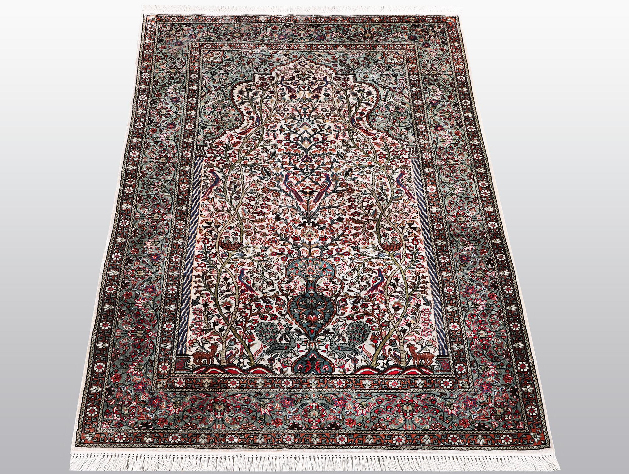 Matto, Qum Silk, ca 124 x 77 cm.