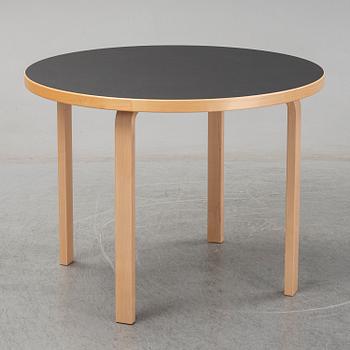 ALVAR AALTO, bord "90A" och stolar, 4 st, "68", Artek.