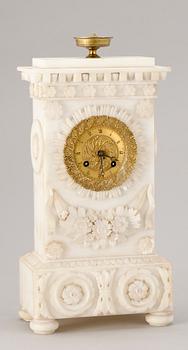 BORDSUR, alabaster, senempire, 1800-talets första hälft.