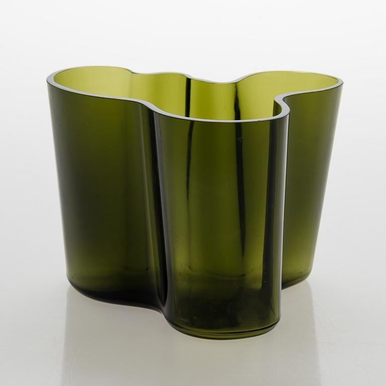 Alvar Aalto, a '3030' vase signed Alvar Aalto 3030.